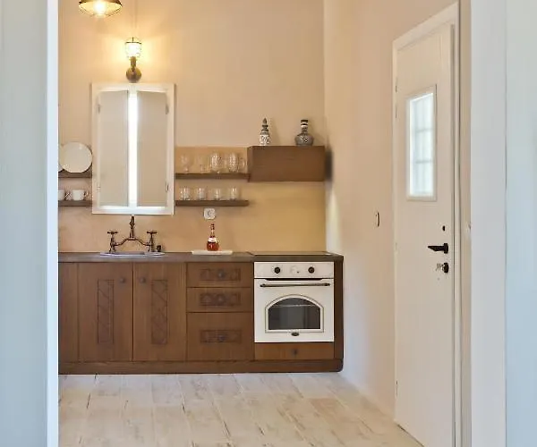 Lux View Kyra Panagia